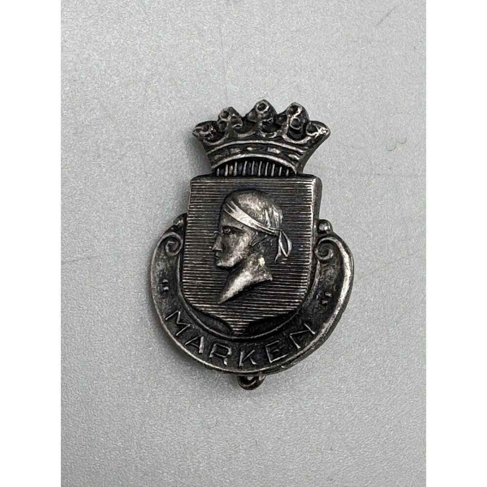 Marken Vintage Crown Shaped Lapel Pin